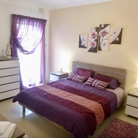 Deluxe House In Gzira