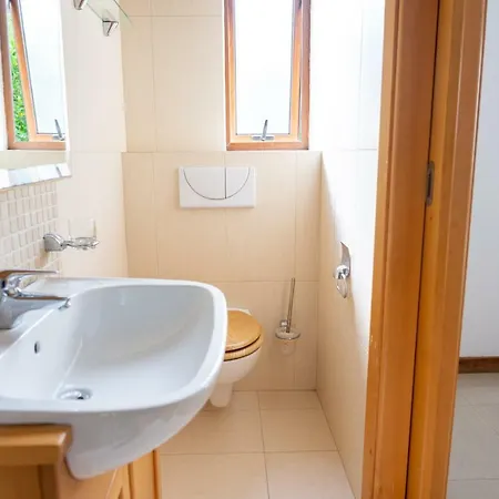 Deluxe House In Apartment